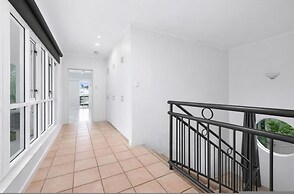 Cullen Bay Retreat Pool Balcony Marina Stroll