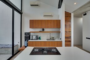 Rhys Apartment - Berawa