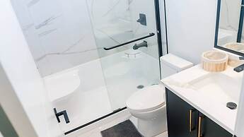 Serene 3 Bedroom Home Near YEG With Pool Table