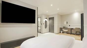 Brown Dot Daegu Duryu
