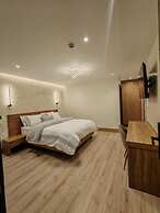 Saya Hotel & Suites