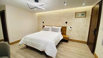 Saya Hotel & Suites