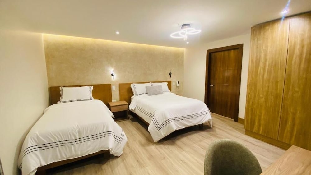 Saya Hotel & Suites