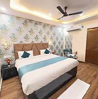 Hotel Raas Garden