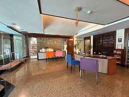 The Maple Suite by Manhattan