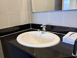 The Maple Suite by Manhattan