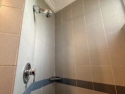 The Maple Suite by Manhattan