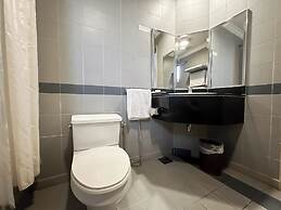 The Maple Suite by Manhattan