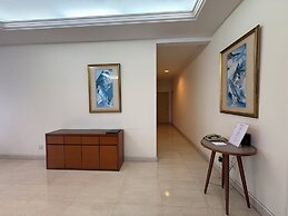 The Maple Suite by Manhattan