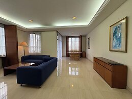 The Maple Suite by Manhattan