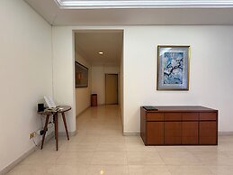 The Maple Suite by Manhattan