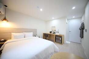 HARU HOTEL
