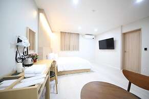 HARU HOTEL
