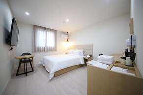 HARU HOTEL