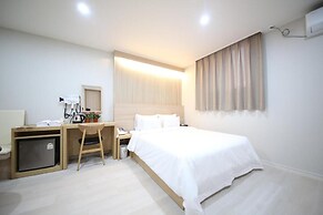HARU HOTEL