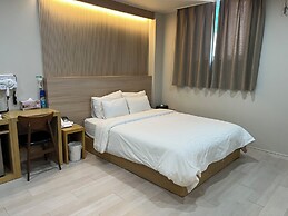 HARU HOTEL