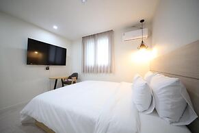 HARU HOTEL