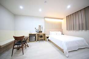 HARU HOTEL