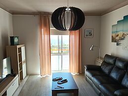 Max Crib Sea View Apart With AC and Garage