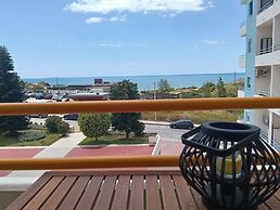 Max Crib Sea View Apart With AC and Garage