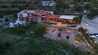 salillari guest house