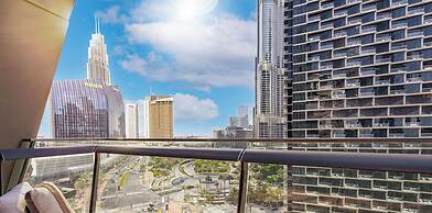 LUX  The Burj Vista Suite
