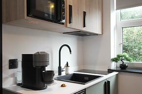 The Sixty 19 Stylish Studios and Apt.