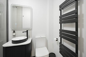 The Sixty 19 Stylish Studios and Apt.