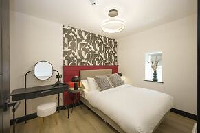 The Sixty 19 Stylish Studios and Apt.