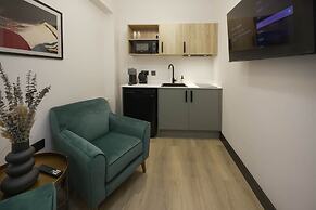 The Sixty 19 Stylish Studios and Apt.