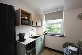 The Sixty 19 Stylish Studios and Apt.