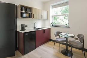 The Sixty 19 Stylish Studios and Apt.