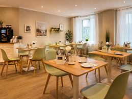 Elbhotel Dresden by Aurum