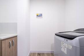 Go Living Suites - 606