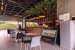 Go Living Suites - 904