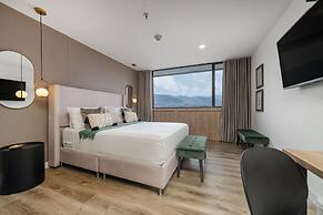 Go Living Suites - 904