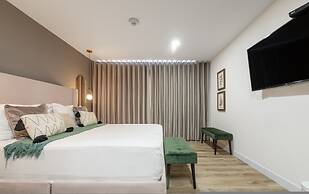Go Living Suites - 904