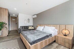 Go Living Suites - 1019