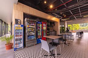 Go Living Suites - 1407