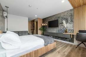 Go Living Suites - 1413