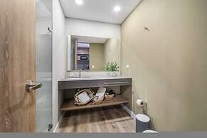 Go Living Suites - 1414