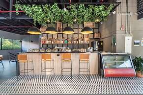 Go Living Suites - 1414