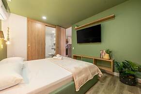 Go Living Suites - 806
