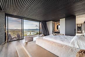 Ultra Luxury Villa With Unique Lake View