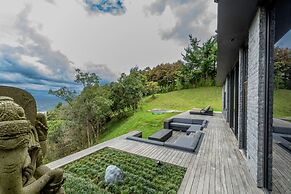 Ultra Luxury Villa With Unique Lake View