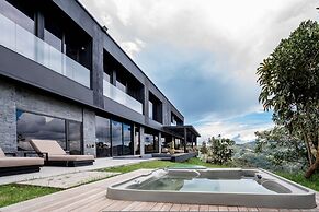 Ultra Luxury Villa With Unique Lake View