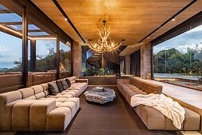 Ultra Luxury Villa With Unique Lake View