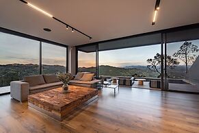 Ultra Luxury Villa With Unique Lake View