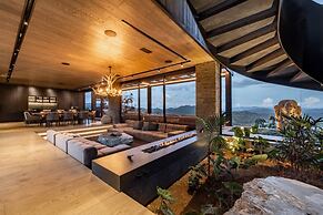 Ultra Luxury Villa With Unique Lake View