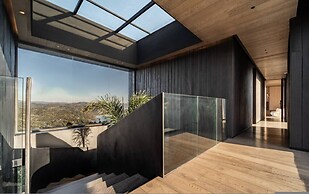 Ultra Luxury Villa With Unique Lake View